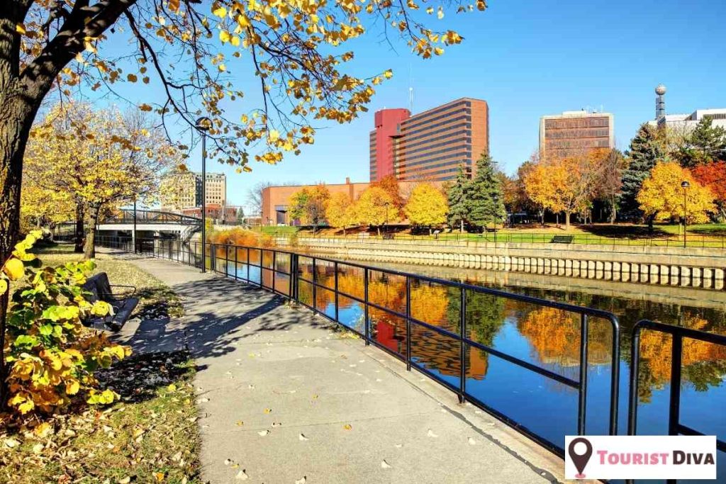 21 Fun Things To Do In Burlington Iowa 