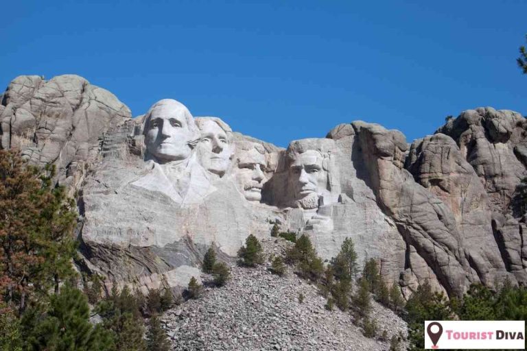 Best Time to Visit Mount Rushmore